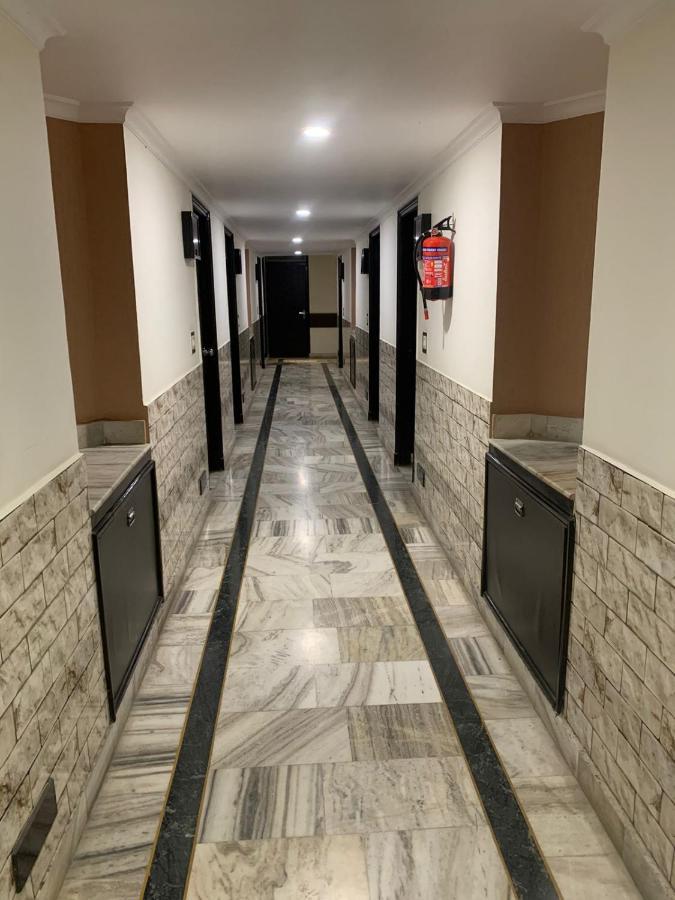 Hotel Raman'S Jagādhri Екстериор снимка