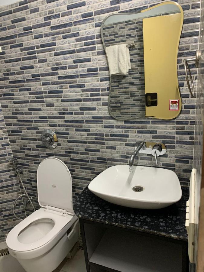 Hotel Raman'S Jagādhri Екстериор снимка
