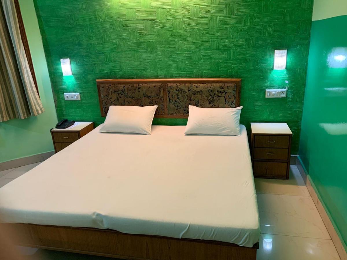 Hotel Raman'S Jagādhri Екстериор снимка