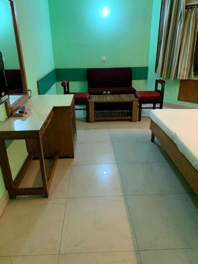 Hotel Raman'S Jagādhri Екстериор снимка